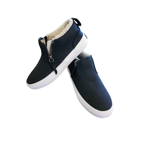 Sperry Shoes - Sperry Women's Crest Lug Zip Cozy Sneakers Size 7.5